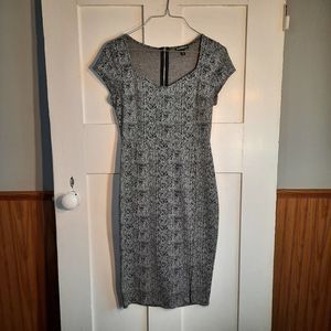 EXPRESS Bodycon Black and White Printed Sweetheart Neckline Dress XS